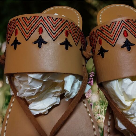 SOLUDOS | CAMEL LEATHER + SUEDE LACE DETAIL EMBROIDERED SANDALS SIZE 6 - Picture 5 of 15